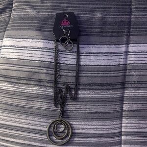 Paparazzi Black Circular Pendant Necklace Set